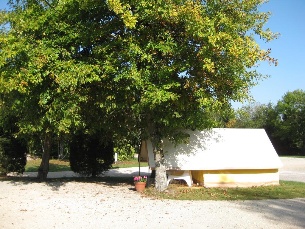 Camping Porte Des Vosges Bulgnéville Cameră foto