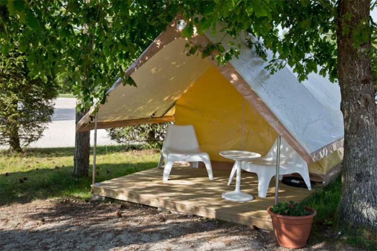 Camping Porte Des Vosges Bulgnéville Exterior foto